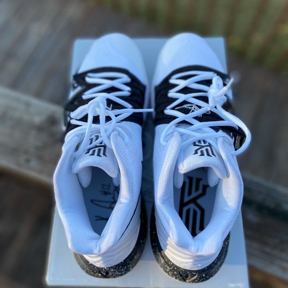 Nike Kyrie 5 TB Team Oreo White Black Basketball Shoes Men\'s CN9519-100 NEW main image 9